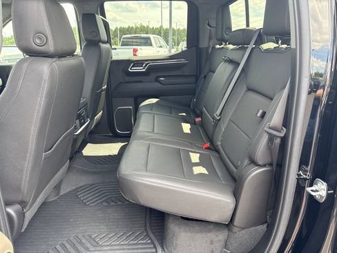 Used 2025 Chevrolet Silverado 1500 LTZ AWD/4WD image 24