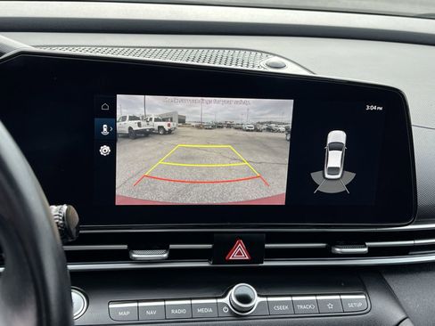 Used 2023 Hyundai Elantra Limited image 18