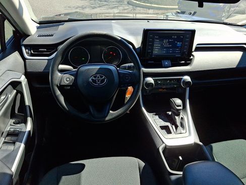 Used 2022 Toyota RAV4 LE image 11