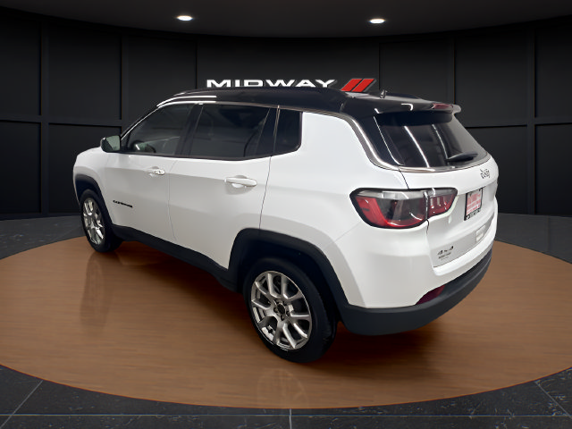 Used 2025 Jeep Compass Limited AWD/4WD image 3