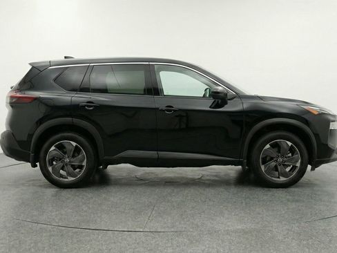 Used 2025 Nissan Rogue SV image 11