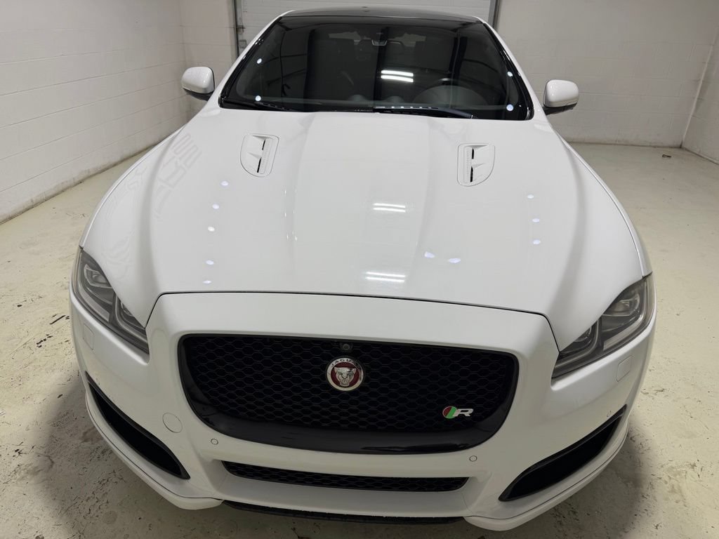 Used 2016 Jaguar XJ RWD image 4
