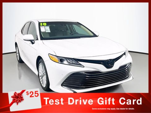 Used 2018 Toyota Camry XLE FWD image 1