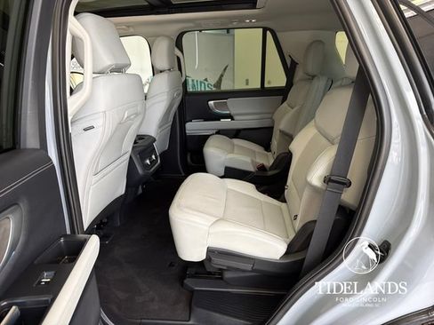 Certified 2025 Ford Expedition Platinum AWD/4WD image 30