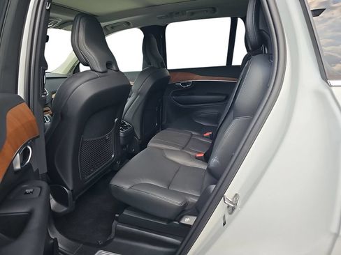 Used 2024 Volvo XC90 B5 Plus w/ Protection Package Premier AWD/4WD image 14