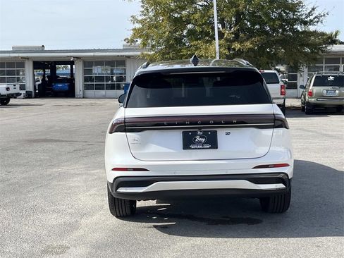 New 2026 Lincoln Nautilus Reserve image 4