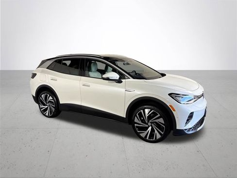 Certified 2025 Volkswagen ID.4 Pro S Plus AWD/4WD image 4
