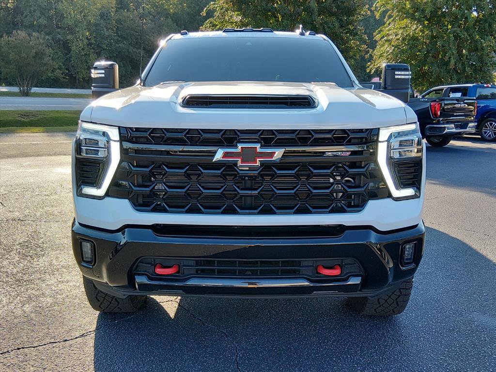 Used 2024 Chevrolet Silverado 2500 ZR2 w/ Technology Package AWD/4WD image 9