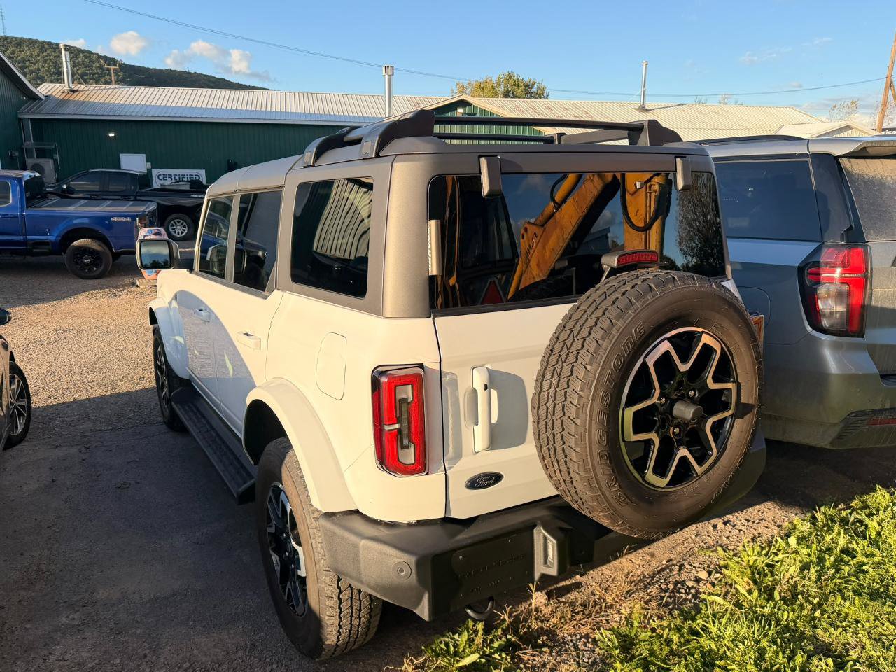 Used 2025 Ford Bronco Outer Banks AWD/4WD image 2