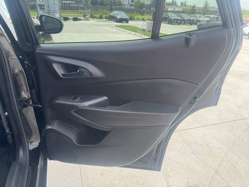 Used 2025 Chevrolet Trax RS w/ Driver Confidence Package FWD image 28