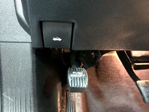 Used 2018 Dodge Challenger R/T Scat Pack w/ Leather Interior Group RWD image 26