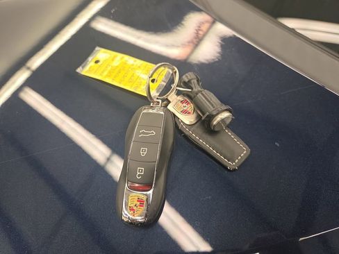 Used 2023 Porsche Macan image 30