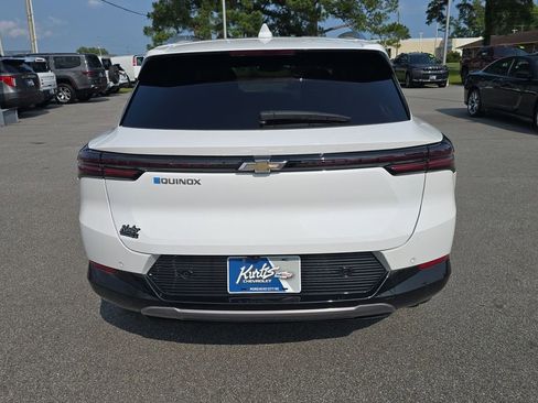 Used 2024 Chevrolet Equinox EV LT image 30