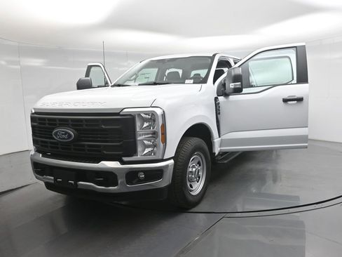 New 2026 Ford F350 XL w/ XL Chrome Package image 28