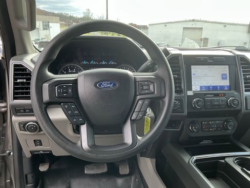 Used 2021 Ford F350 XLT w/ XLT Premium Package image 12