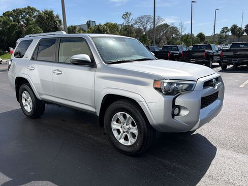 Used 2018 Toyota 4Runner SR5 RWD image 7