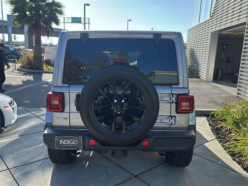 Used 2021 Jeep Wrangler Unlimited Sahara w/ Cold Weather Group AWD/4WD image 7