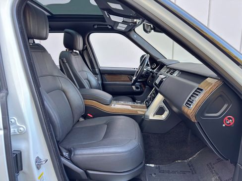 Used 2018 Land Rover Range Rover HSE image 15