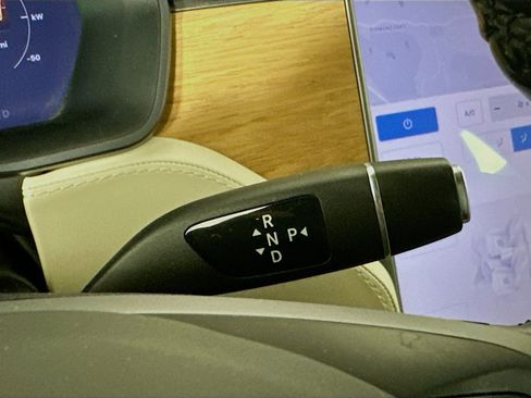 Used 2019 Tesla Model X 75D image 24