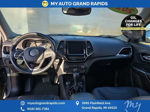 Used 2020 Jeep Cherokee Limited image 12