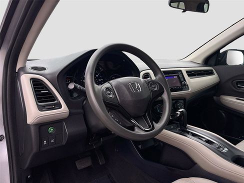 Used 2019 Honda HR-V LX image 10