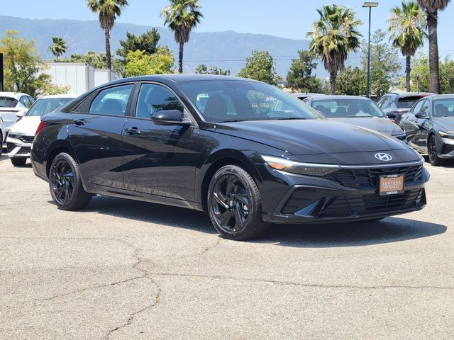 New 2026 Hyundai Elantra Sport FWD image 32