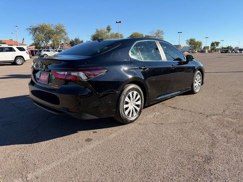 Used 2022 Toyota Camry LE image 9