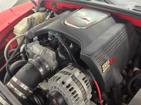 Used 2003 Chevrolet SSR w/ Preferred Equipment Group RWD image 40