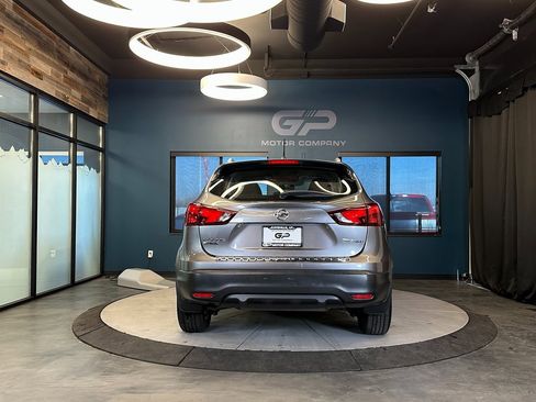 Used 2017 Nissan Rogue Sport SV image 4