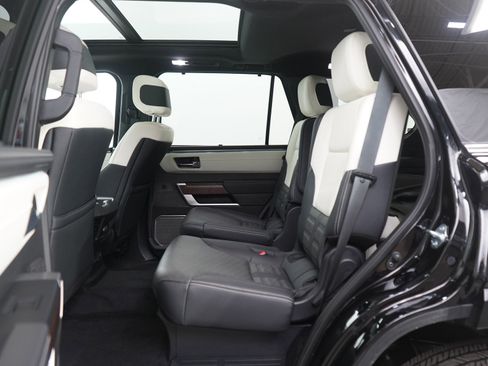 Used 2025 Toyota Sequoia Capstone image 20