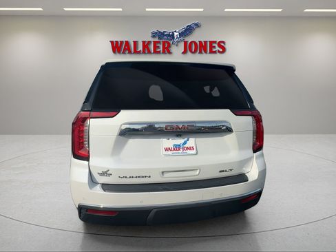 Used 2023 GMC Yukon XL SLT w/ SLT Premium Package RWD image 4