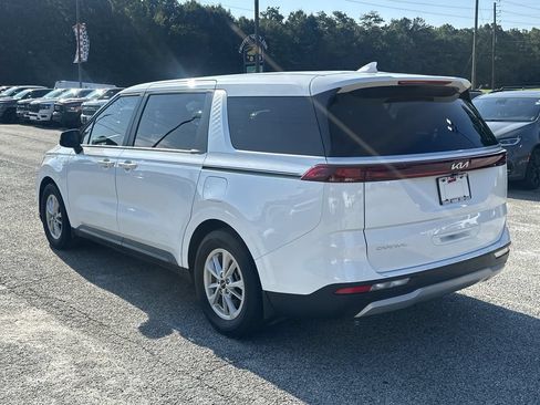 Used 2024 Kia Carnival LX FWD image 5
