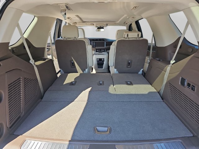 Used 2023 GMC Yukon Denali w/ Max Trailering Package AWD/4WD image 16