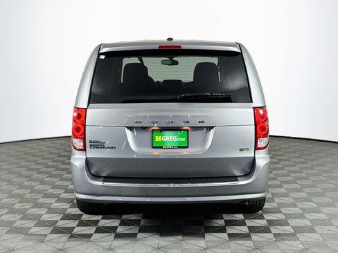 Used 2018 Dodge Grand Caravan SE w/ UConnect Hands-Free Group FWD image 7