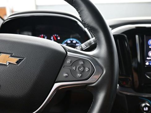 Used 2023 Chevrolet Traverse LT FWD image 17