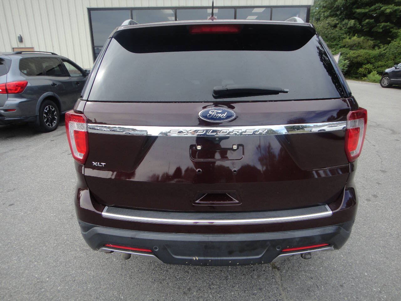 Used 2019 Ford Explorer XLT w/ Equipment Group 201A FWD image 5