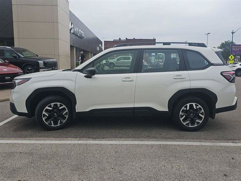Used 2025 Subaru Forester AWD/4WD image 12