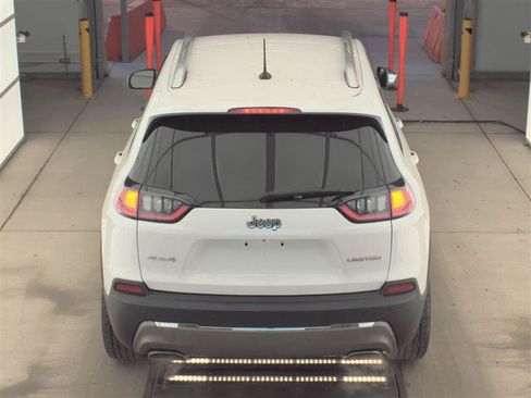Used 2019 Jeep Cherokee Limited w/ Luxury Group AWD/4WD image 7