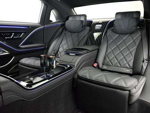 Used 2024 Mercedes-Benz Maybach S 680 4MATIC image 12
