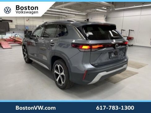 New 2026 Volkswagen Tiguan SE image 2