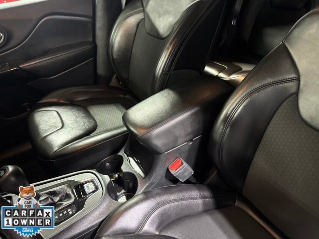 Used 2019 Jeep Cherokee Latitude Plus AWD/4WD image 27