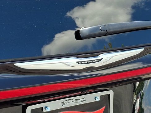 Used 2025 Chrysler Pacifica Select FWD image 30