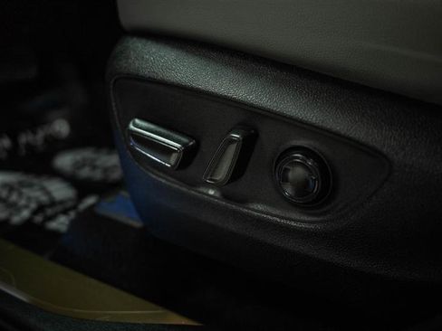 Used 2023 Toyota Highlander Bronze Edition image 16