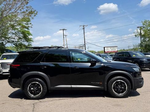 Used 2024 Nissan Pathfinder Rock Creek AWD/4WD image 7