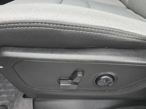 Used 2021 RAM 1500 Big Horn image 9