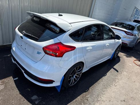Used 2018 Ford Focus ST FWD image 2