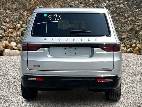 Used 2024 Jeep Wagoneer Series III image 4