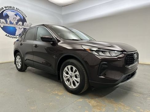Used 2023 Ford Escape Active w/ Tech Pack #2 AWD/4WD image 12