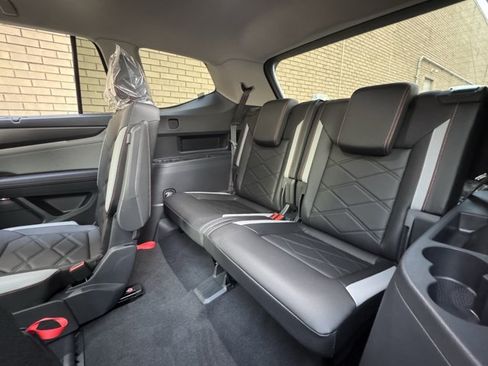 New 2026 Volkswagen Atlas Peak Edition AWD/4WD image 17