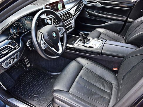 Used 2019 BMW 740i w/ Executive Package RWD image 15